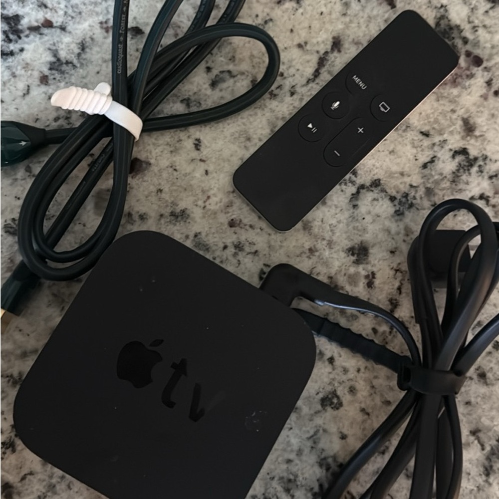 AppleTV Streaming Device with Remote and Cables